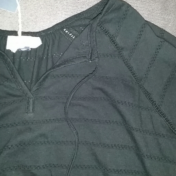 Universal Thread top. Size medium. - Picture 6 of 11